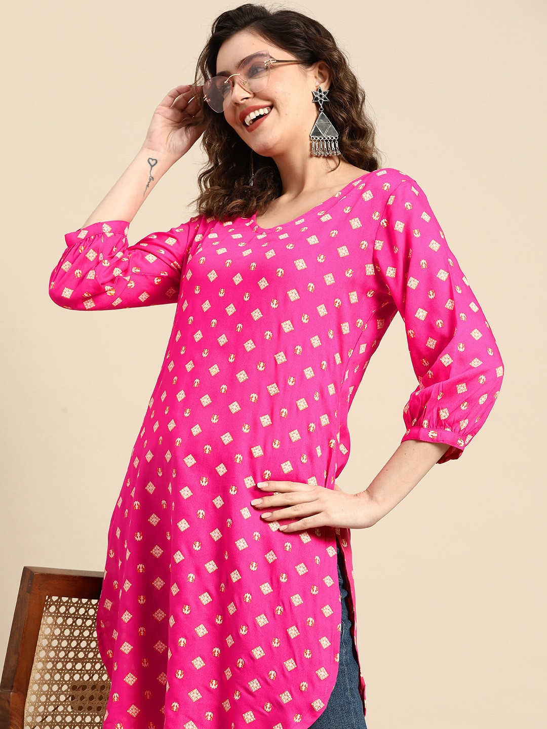 

Sangria Ethnic Motifs Printed Straight Kurta, Pink