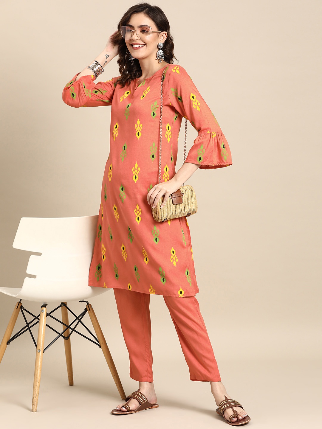 

Sangria Women Ethnic Motifs Printed Kurta with Trousers, Coral