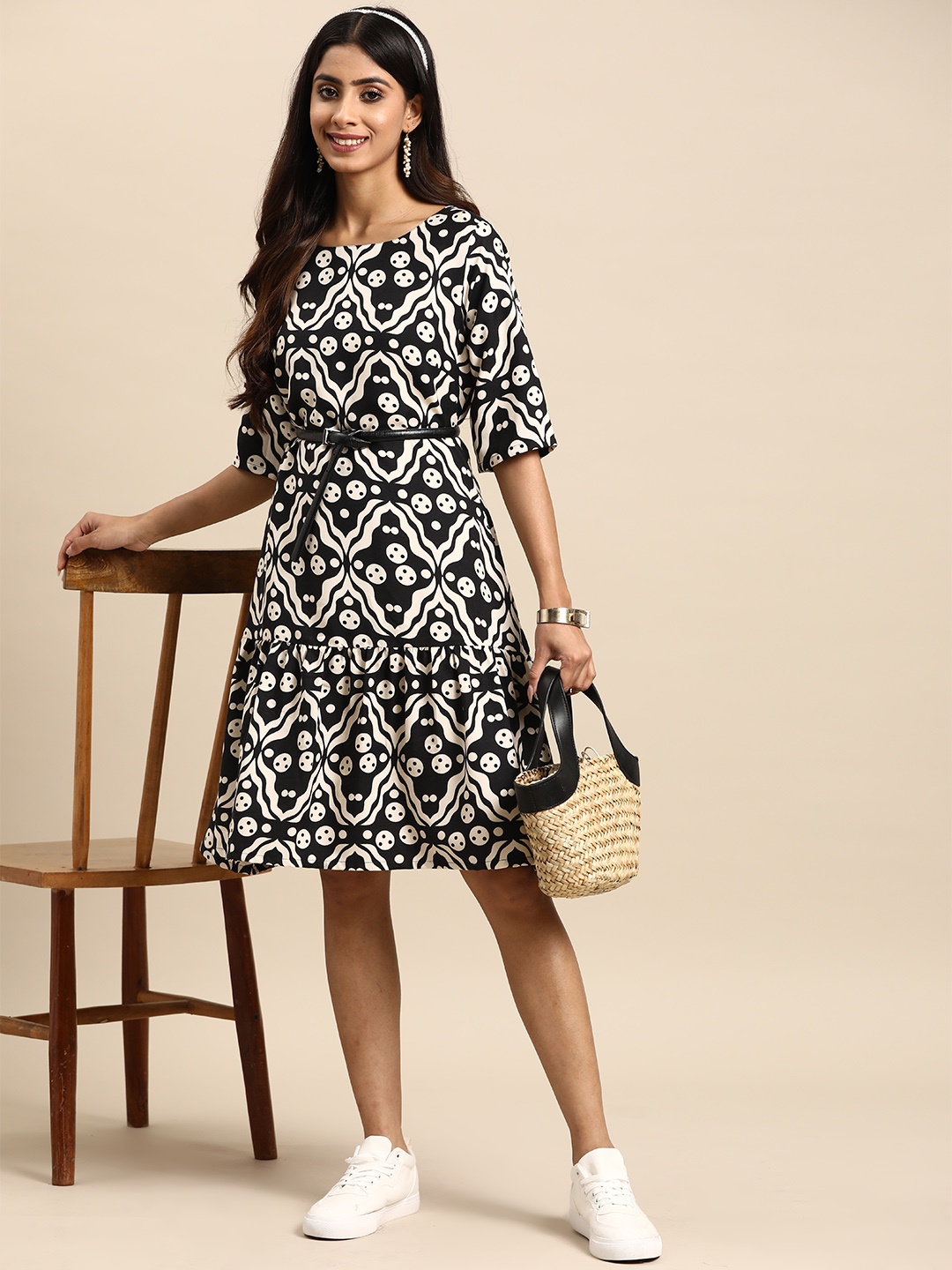 

Sangria Geometric Printed A-Line Midi Dress, Black