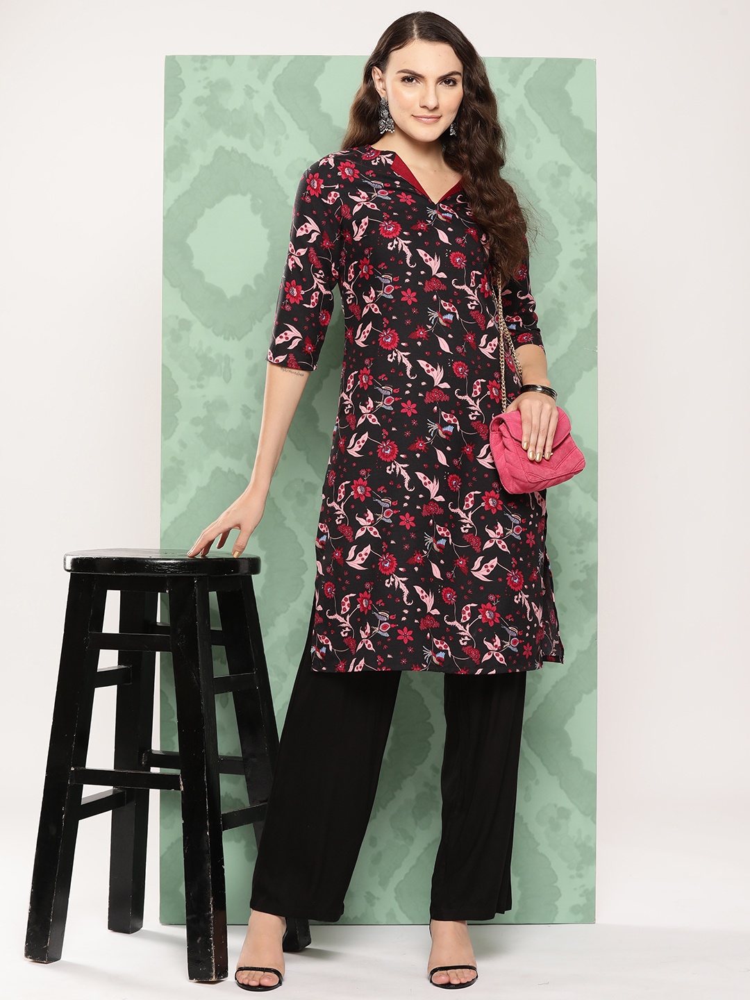 

Sangria Ethnic Motifs Printed Stylized V-Neck Straight Kurta, Black