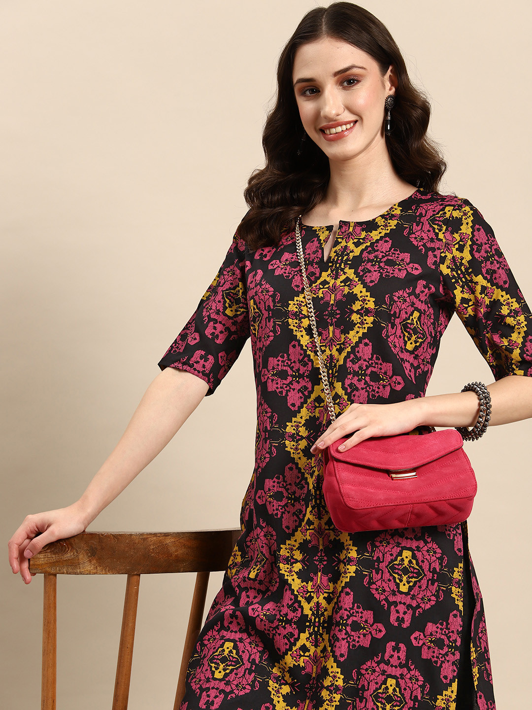 

Sangria Ethnic Motifs Printed Straight Kurta, Black