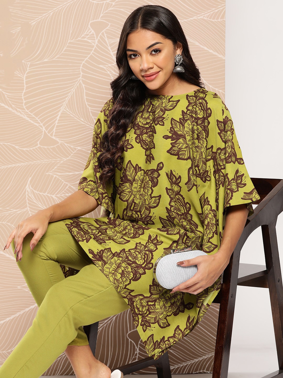 

Sangria Floral Print Kaftan Kurta with Trousers, Green