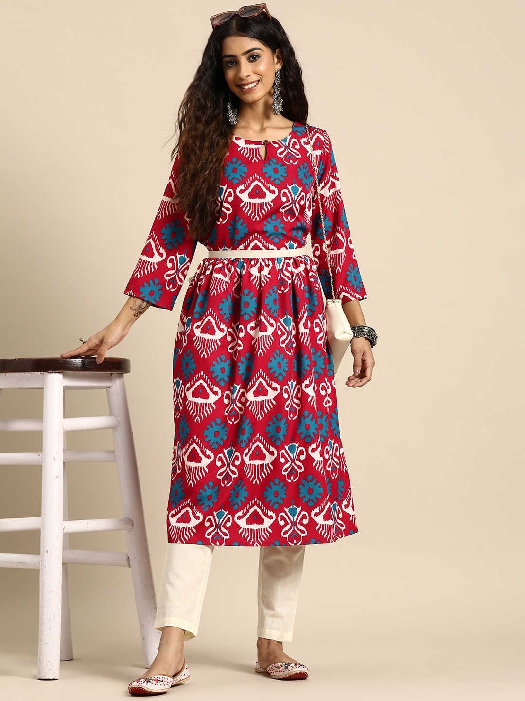 

Sangria Ethnic Motifs Printed Keyhole Neck Kurta, Maroon