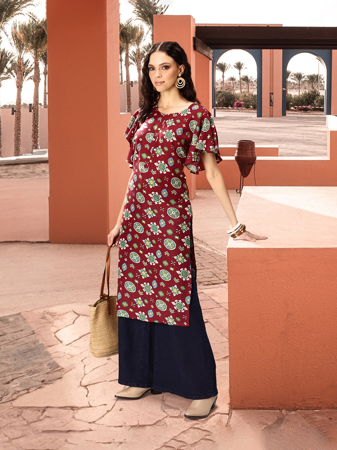 

Sangria Ethnic Motifs Print Flared Sleeves Kurta, Maroon