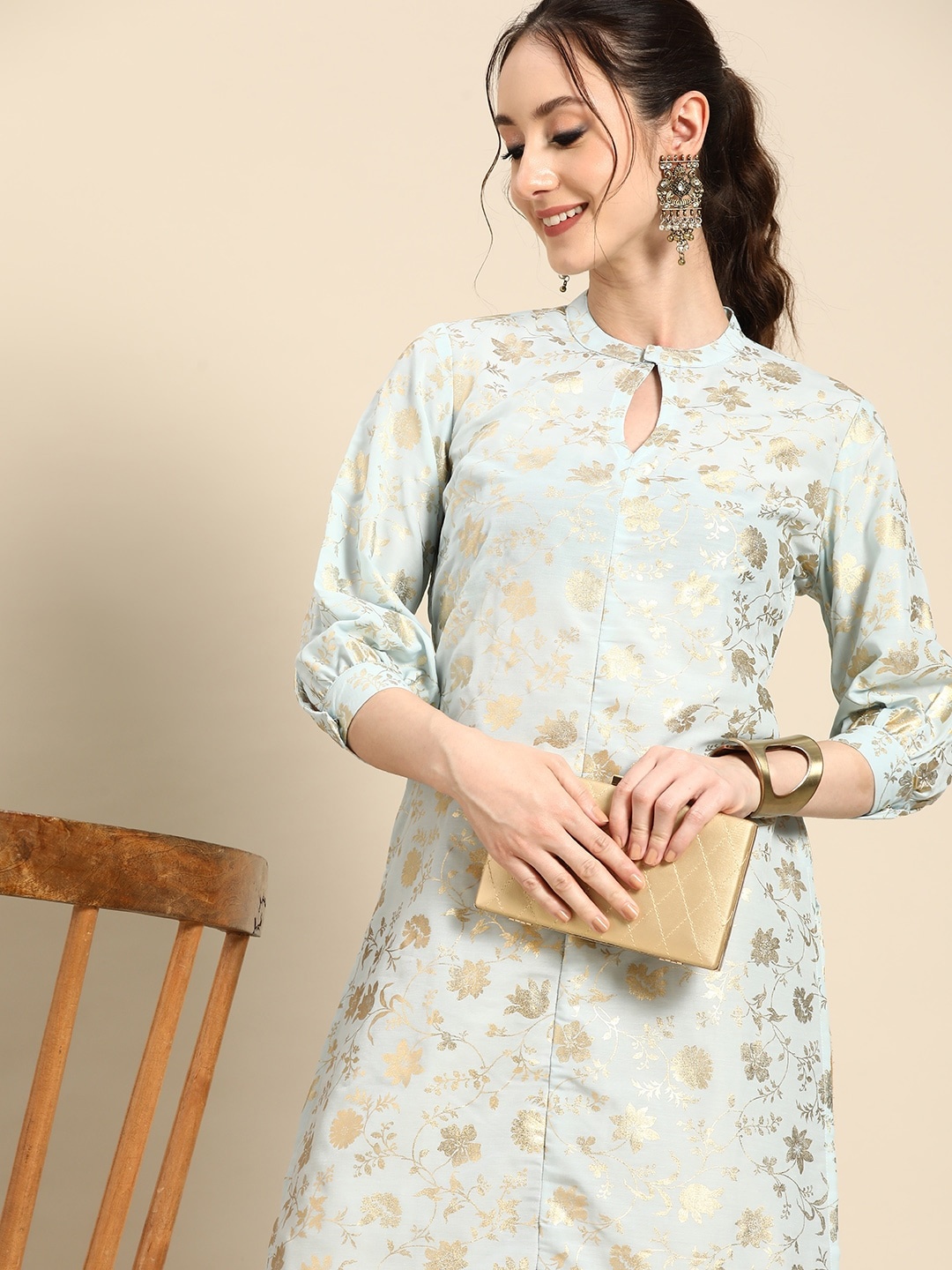 

Sangria Gold-Toned Foil Print Detail Keyhole Neck Straight Kurta, Blue