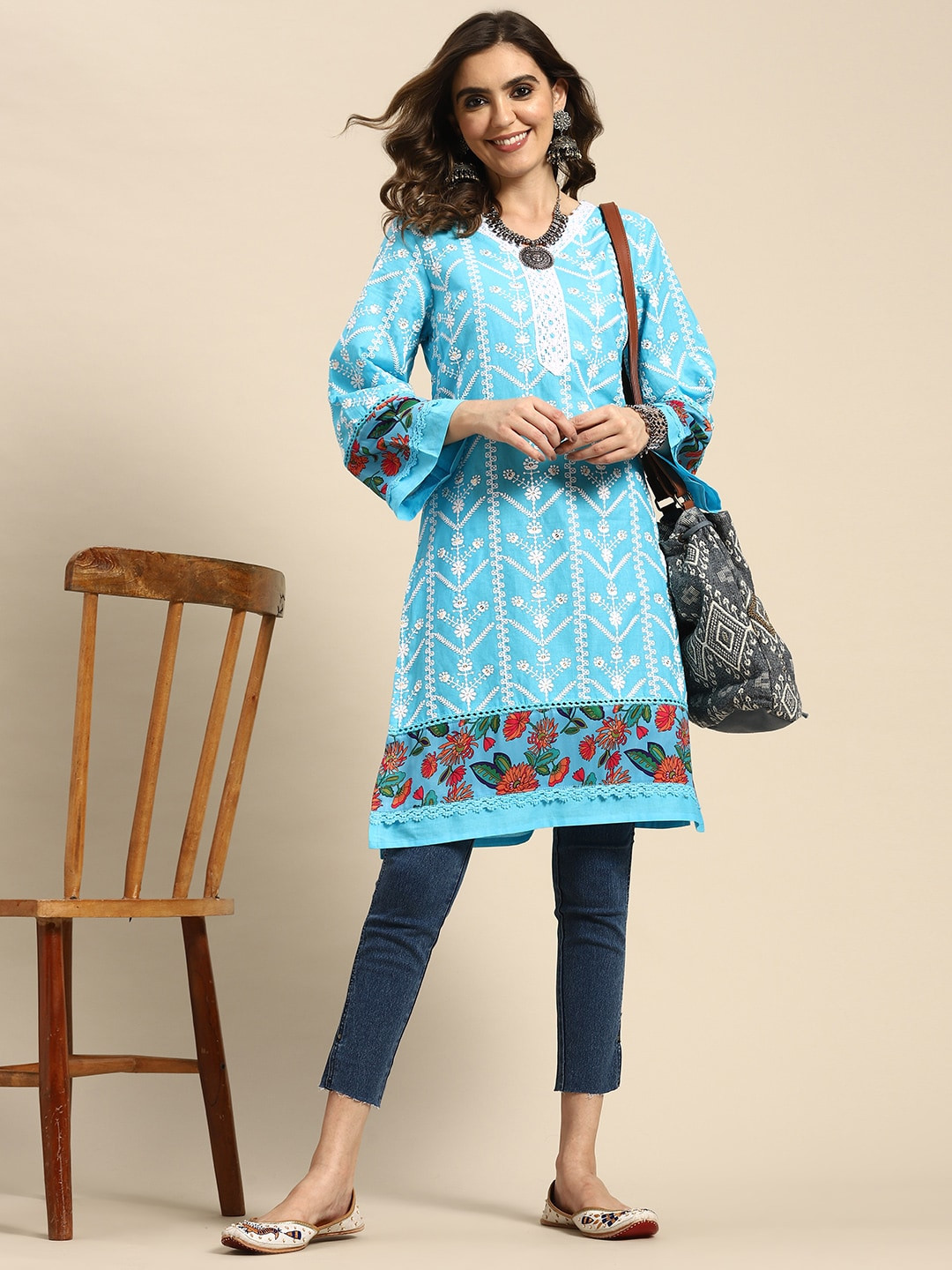 

Sangria Chikankari Embroidered Kurta, Turquoise blue