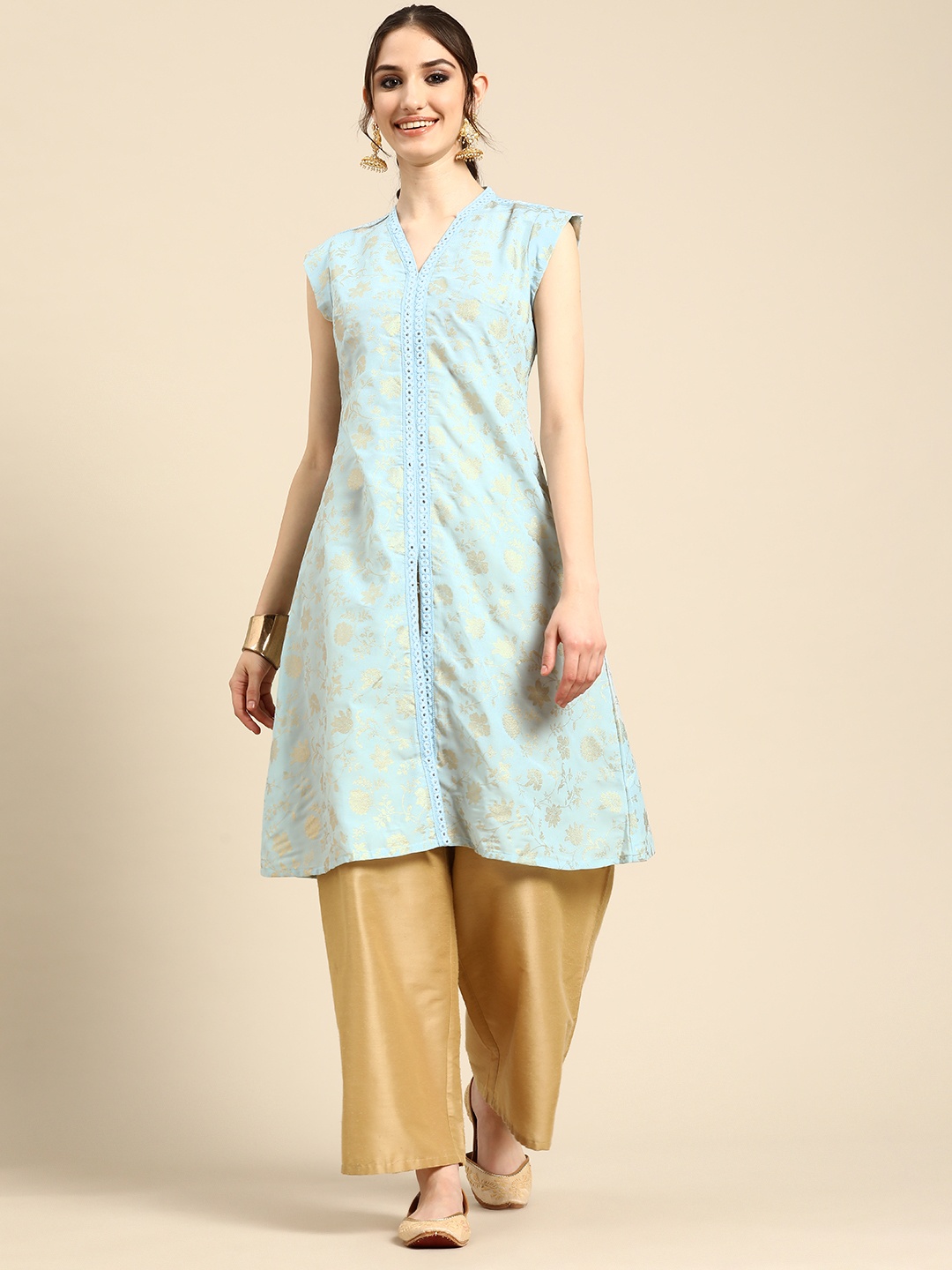 

Sangria Floral Print Mirror Work Kurta, Turquoise blue