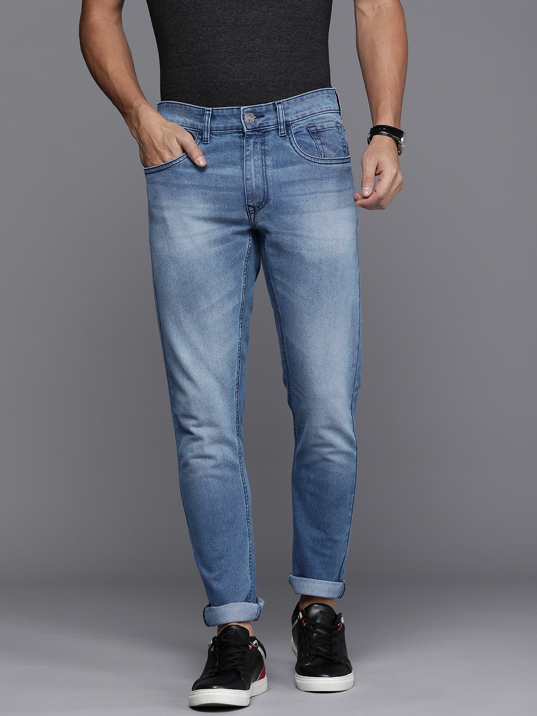 

WROGN Men Slim Fit Light Fade Stretchable Jeans, Blue