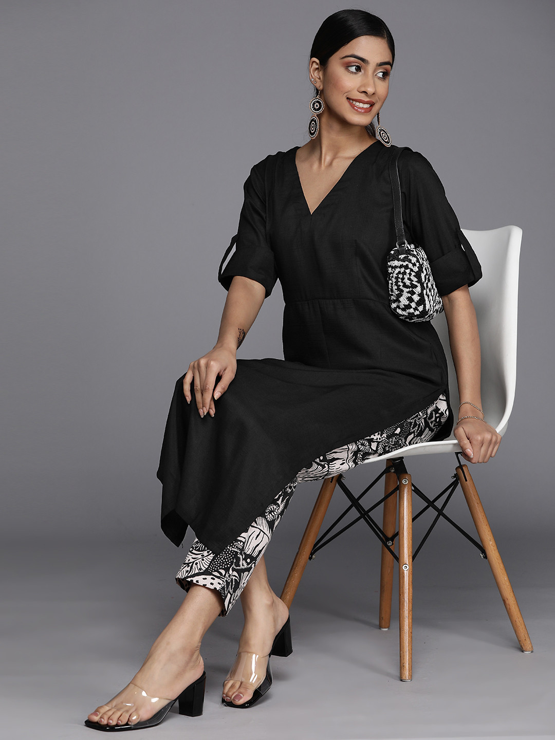 

MASSTANI BY INDDUS Women Solid Roll-Up Sleeves Kurta With Printed Trousers, Black