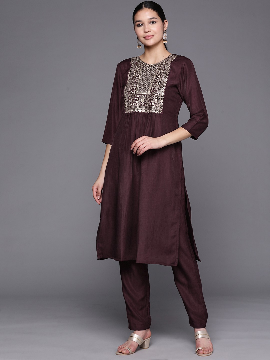 

MASSTANI BY INDDUS Women Embroidered Kurta With Trousers, Burgundy