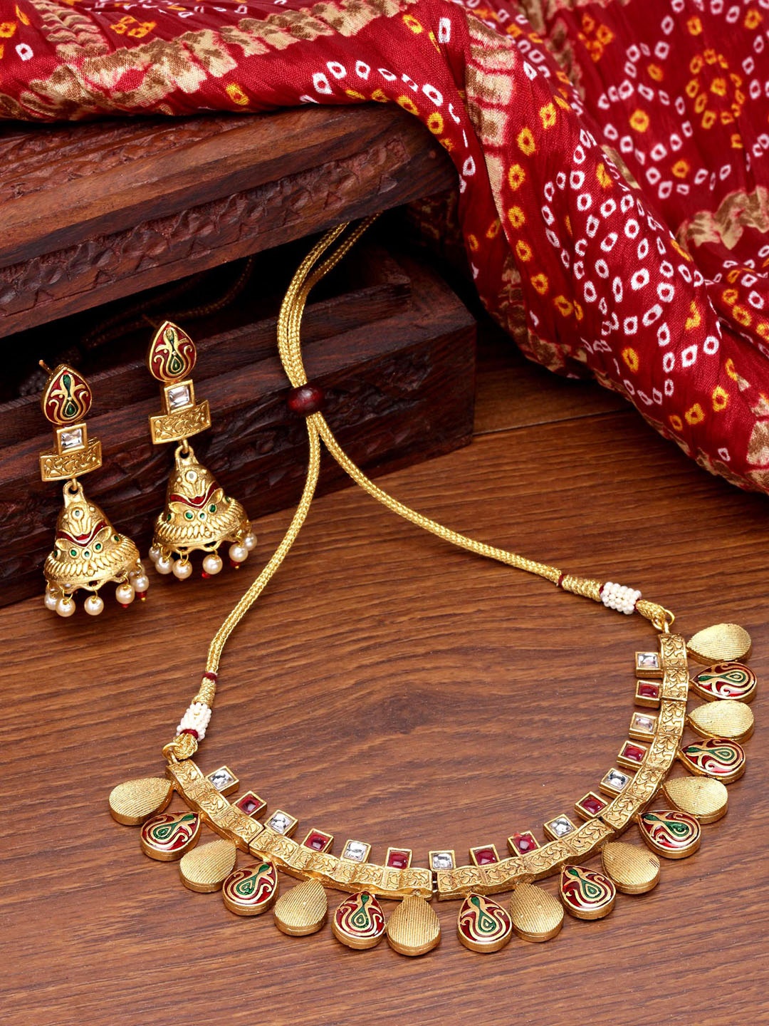 

KARATCART Gold-Plated Kundan Stone Studded Jewellery Set