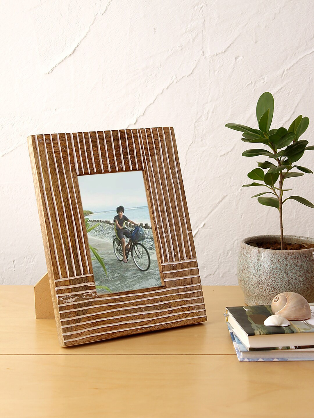 

House This Minicoy Brown Striped Kurolhi Photo Frame