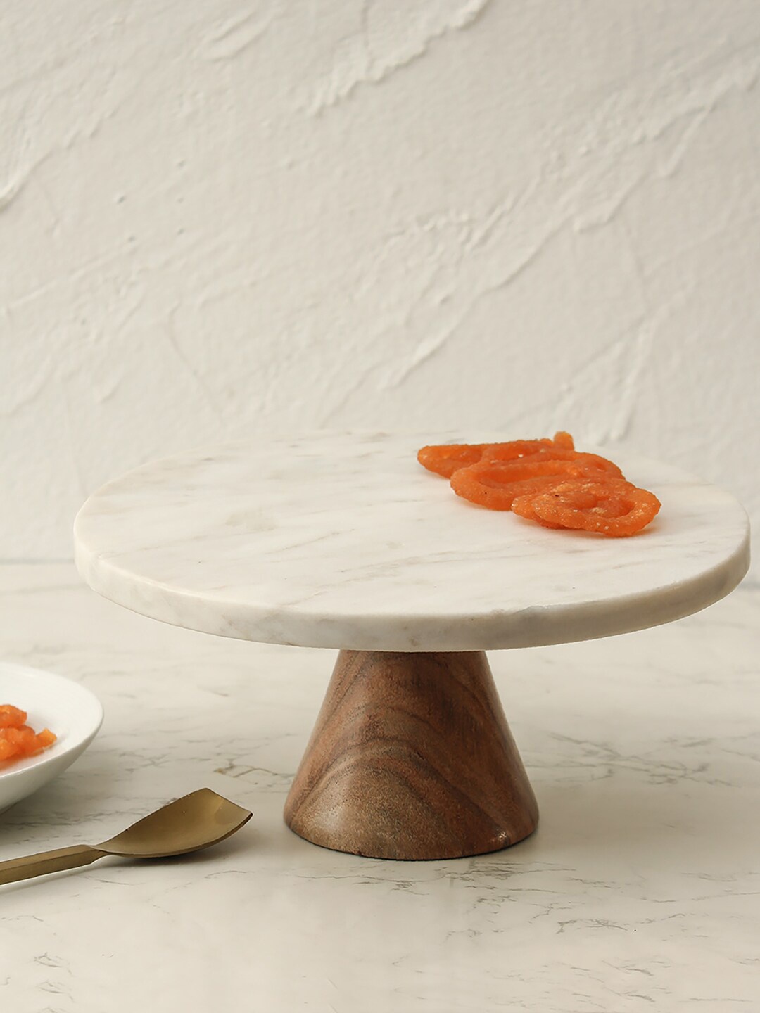 

House This amer White Panna Mian Cake Stand Serveware