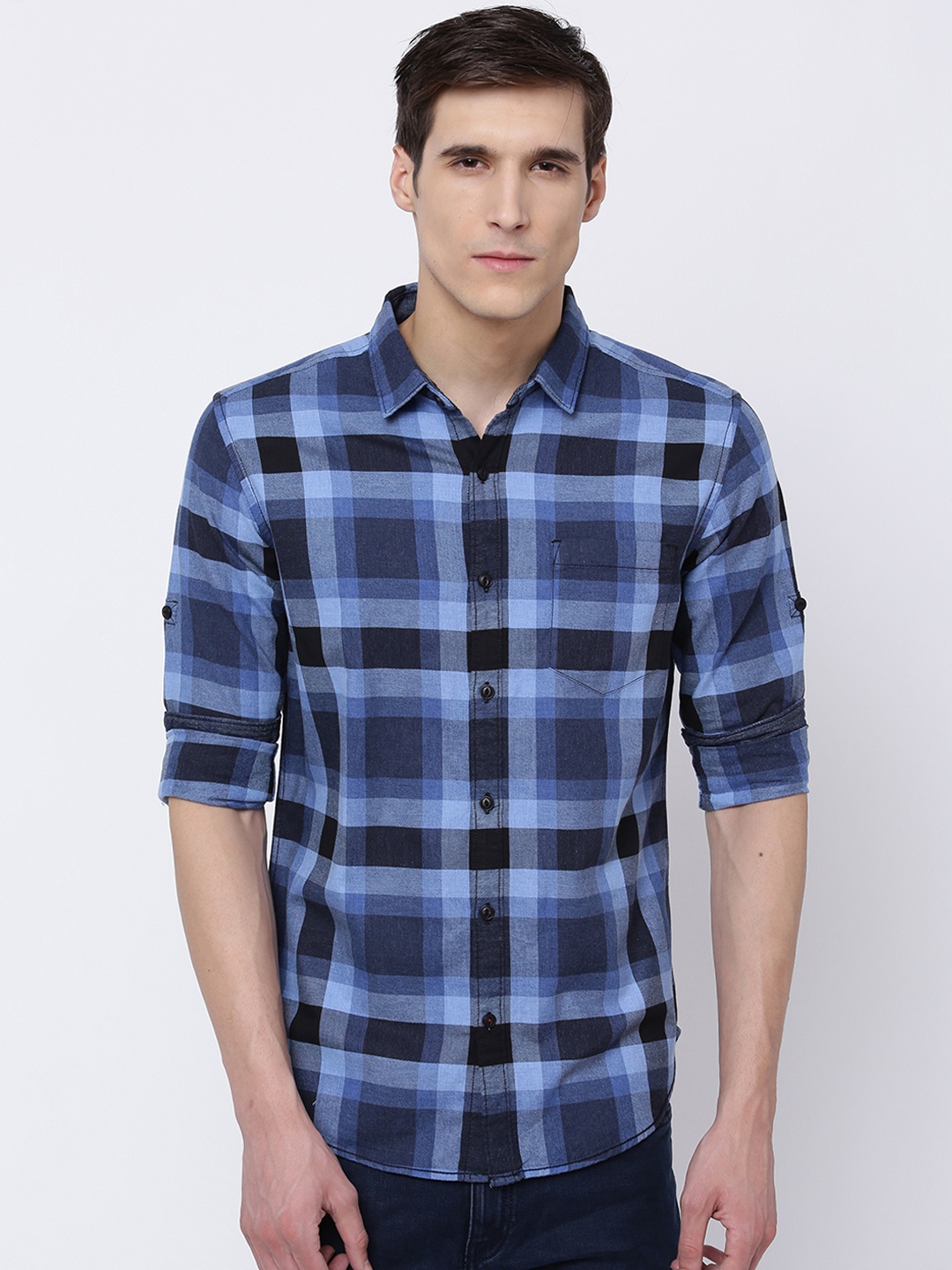 

LOCOMOTIVE Men Blue & Black Slim Fit Checked Casual Shirt