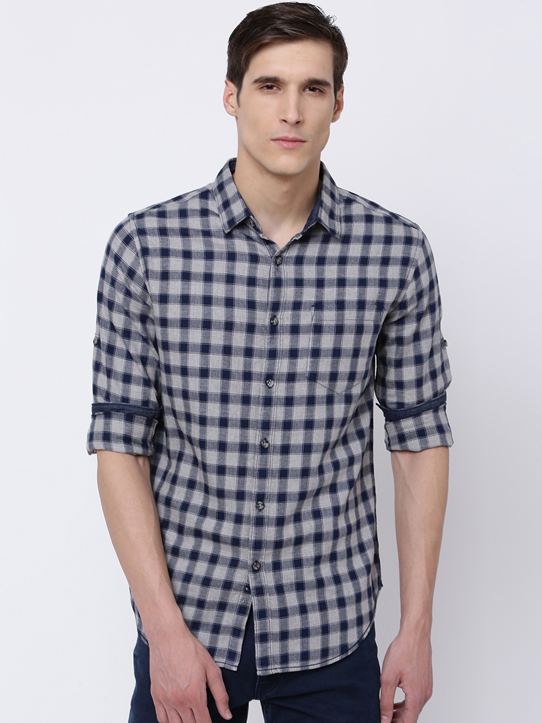 

LOCOMOTIVE Men Grey & Navy Blue Slim Fit Checked Casual Shirt