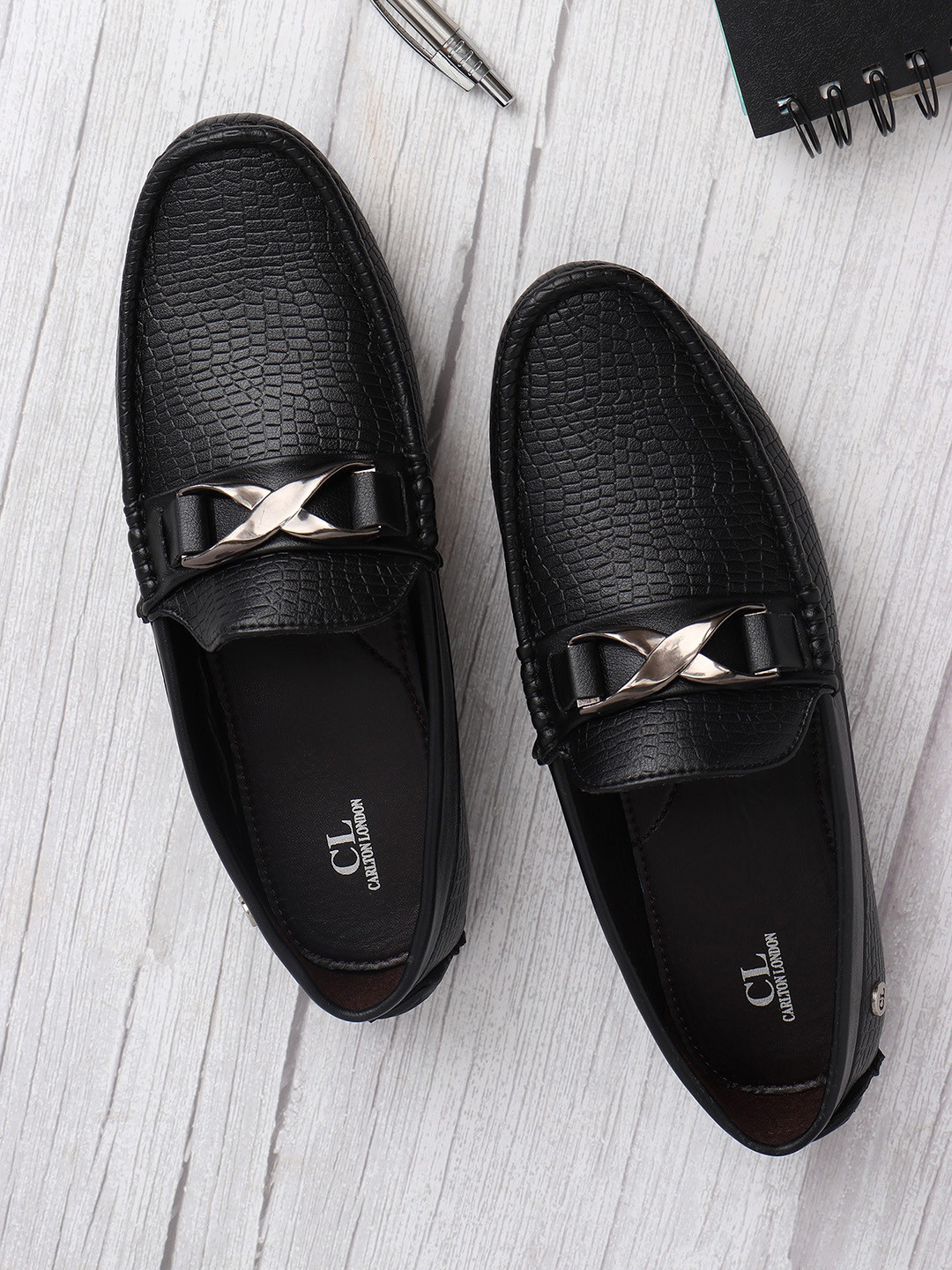 

Carlton London Men Textured Driving Shoes, Black