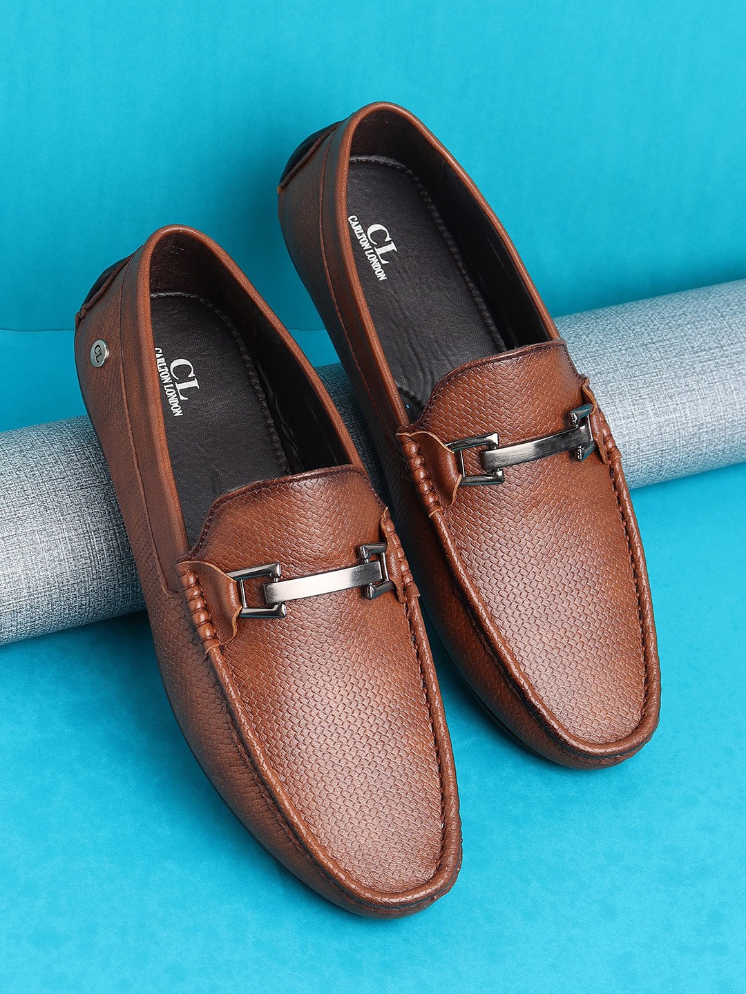 

Carlton London Men Textured Loafers, Tan