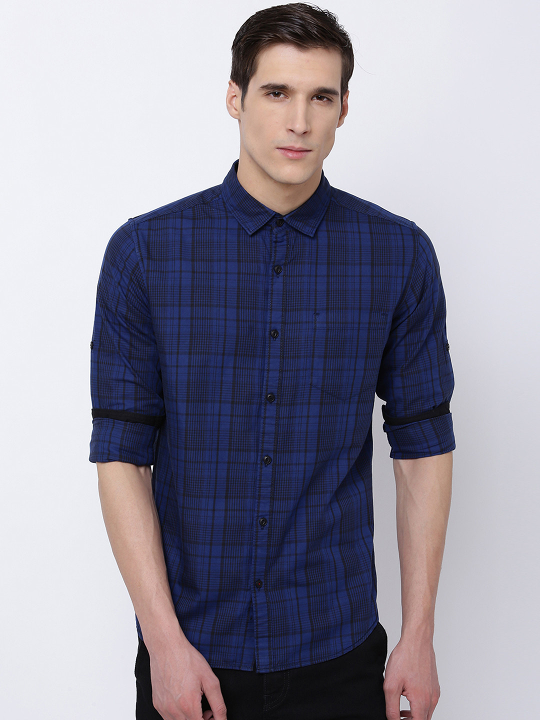 

LOCOMOTIVE Men Blue & Black Slim Fit Checked Casual Shirt