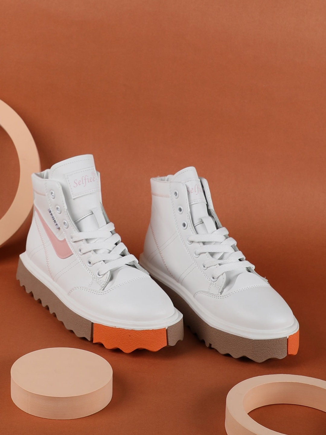 

THE WHITE POLE Women Contrast Sole Lightweight Sneakers, Pink