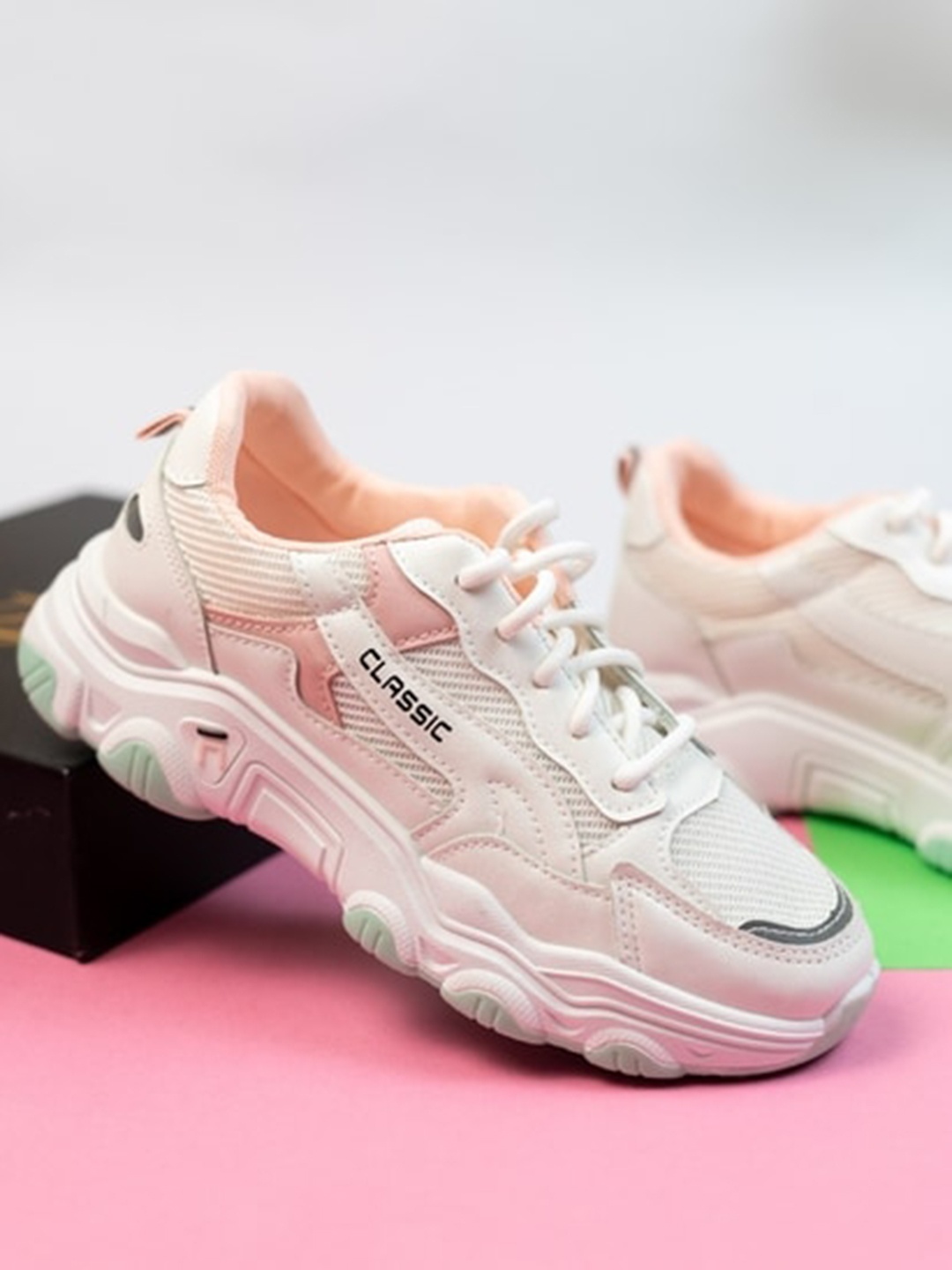 

THE WHITE POLE Women Colourblocked Lightweight Sneakers, Peach