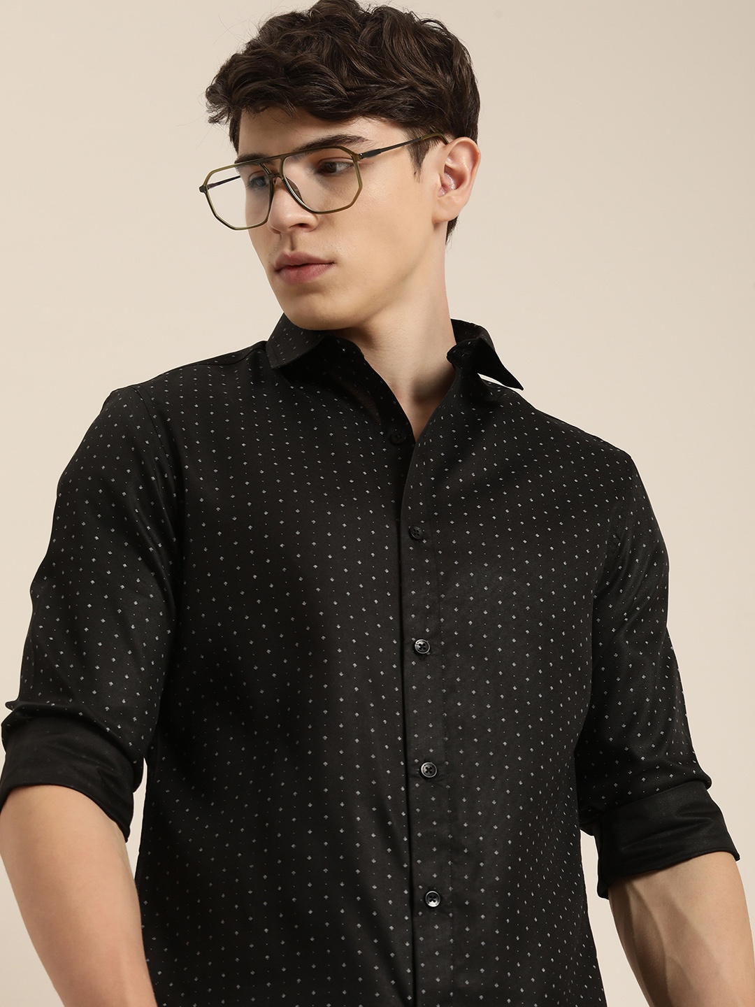 

encore by INVICTUS Spread Collar Micro-Ditsy Printed Casual Shirt, Black