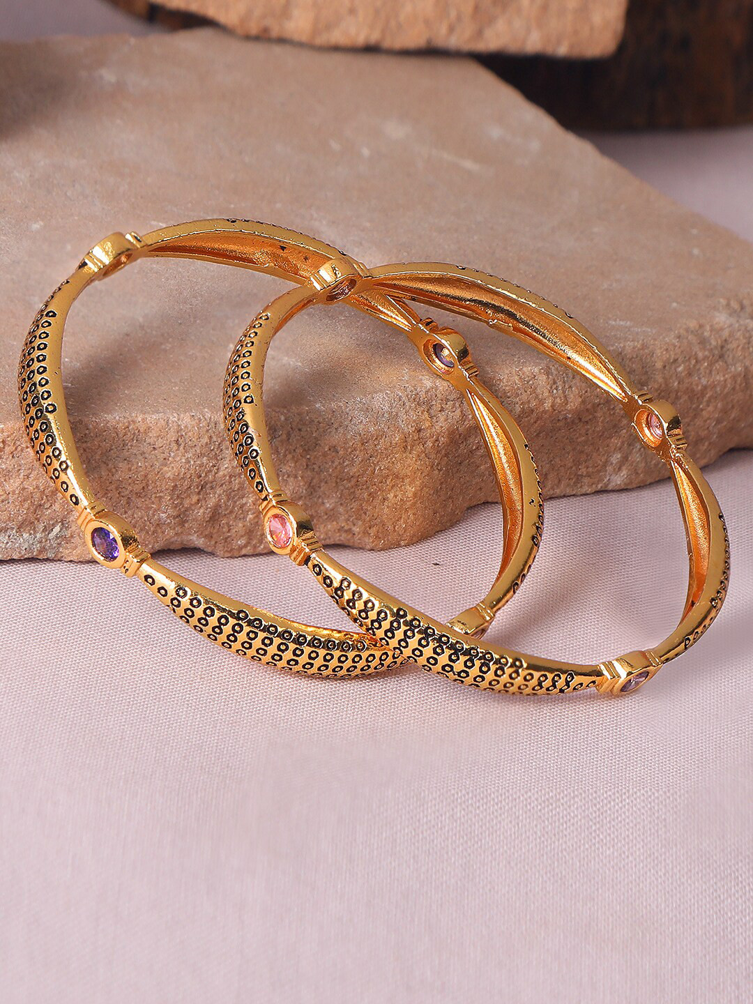 

AccessHer Set Of 2 Gold-Plated Stone-Studded Bangles