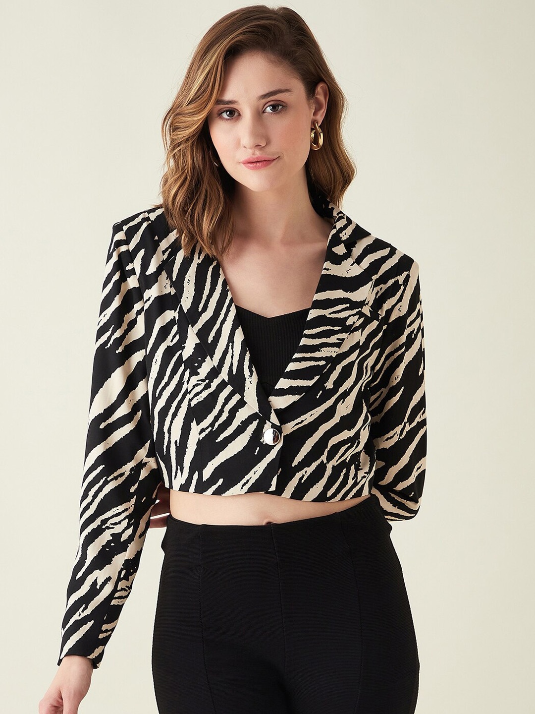 

JUNE & HARRY Women Printed Single-Breasted Tailored-Fit Crop Blazer, Black