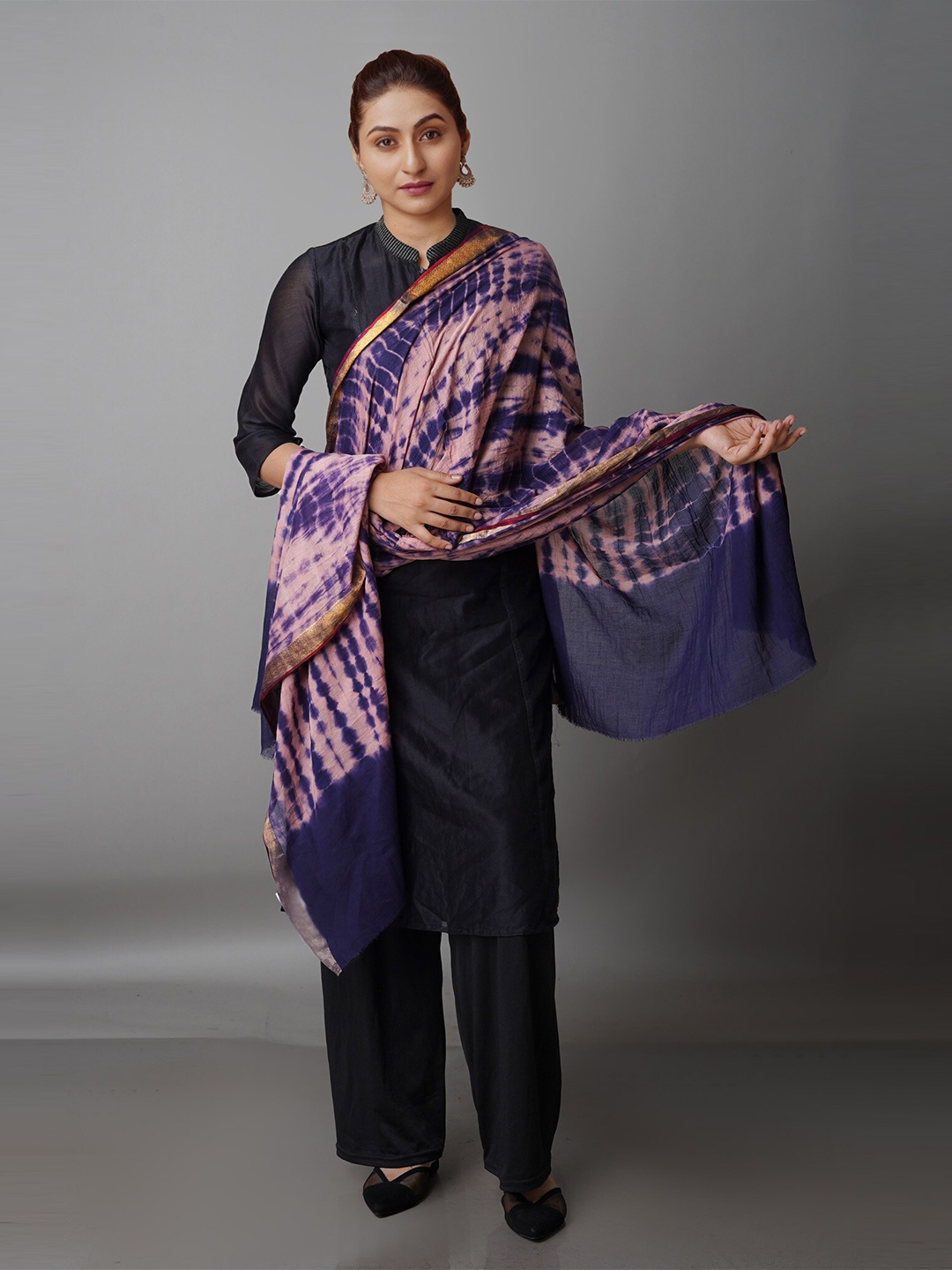 

Unnati Silks Navy Blue & Pink Dyed Pure Cotton Shibori Dupatta