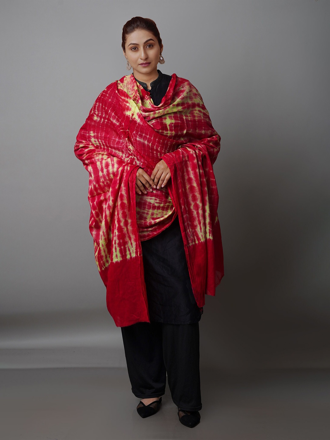

Unnati Silks Ombre Dyed Pure Cotton Shibori Dupatta, Red