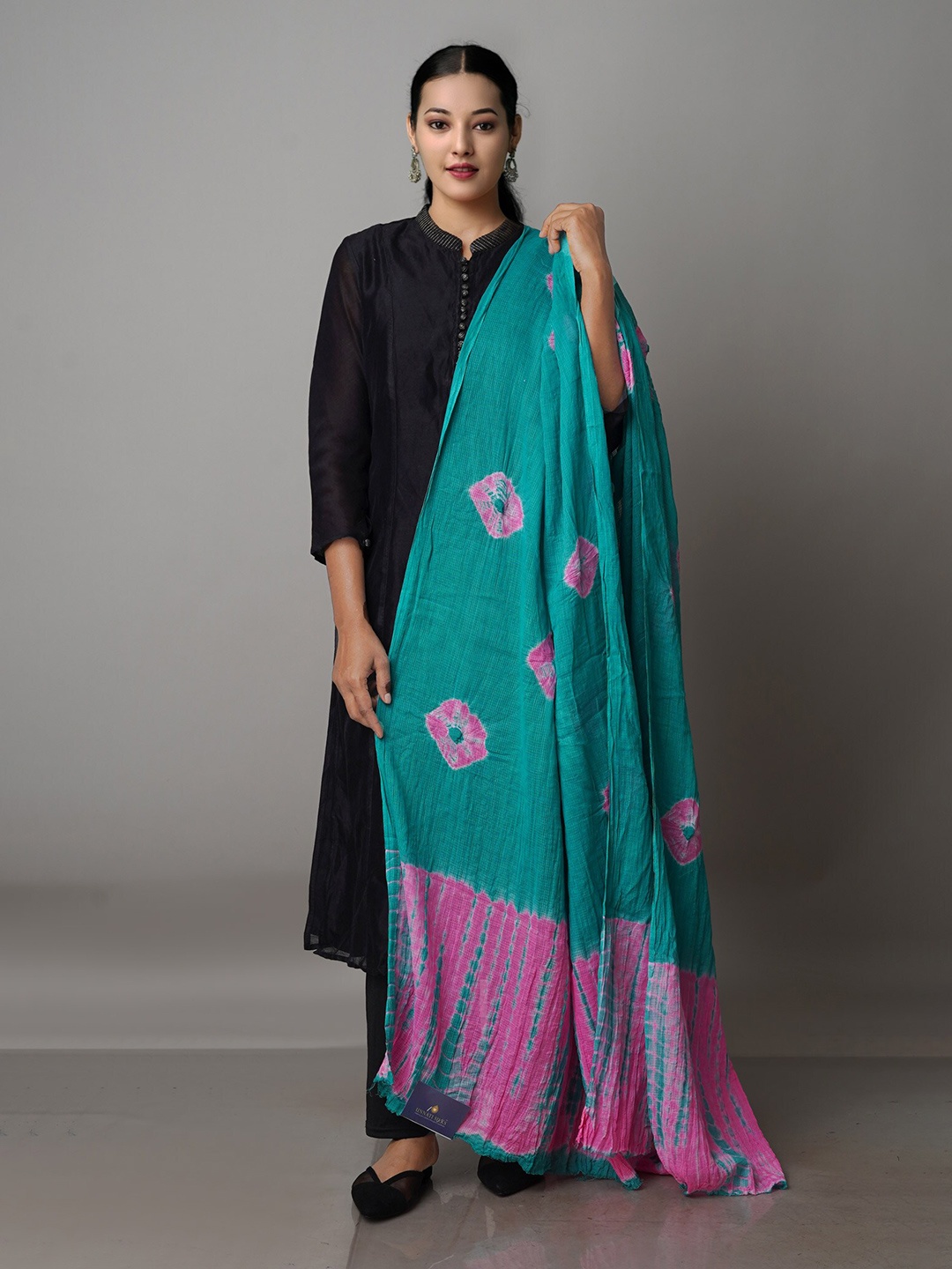 

Unnati Silks Ombre Dyed Pure Cotton Shibori Dupatta, Green