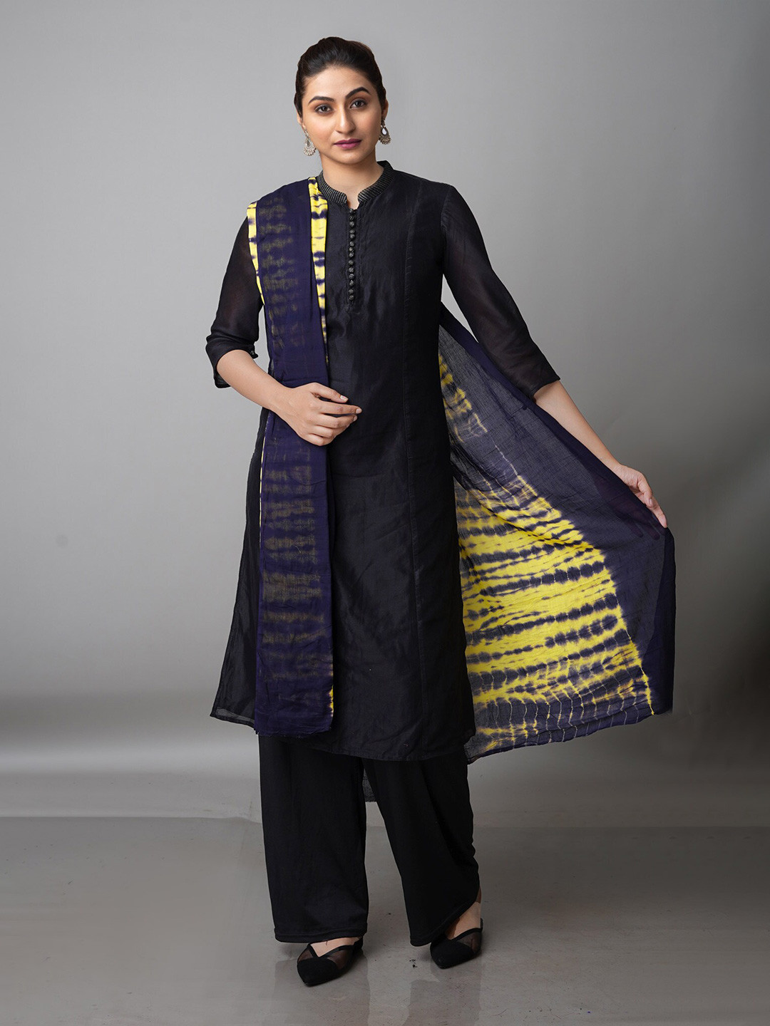 

Unnati Silks Dyed Pure Cotton Shibori Dupatta, Blue