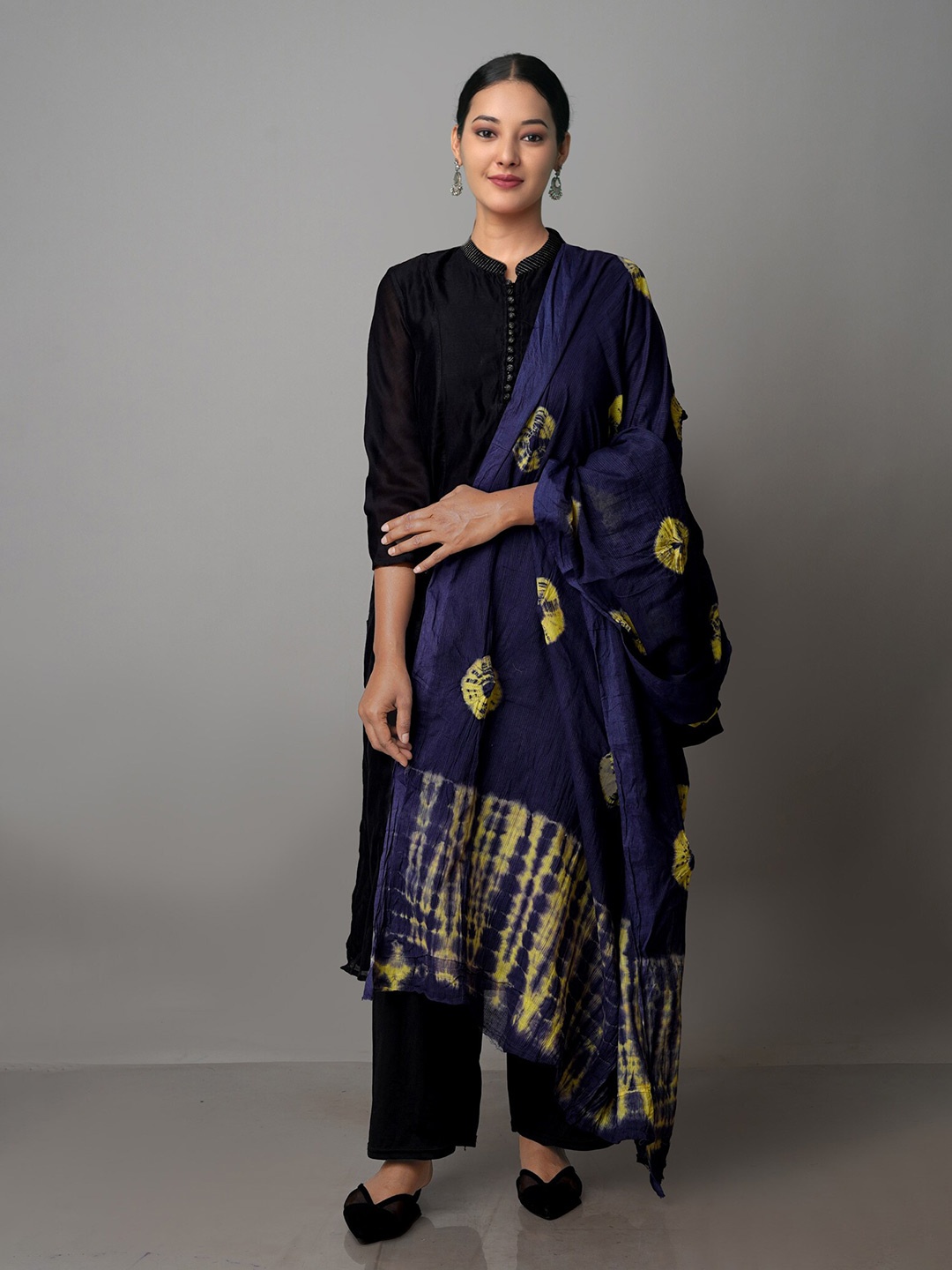 

Unnati Silks Dyed Pure Cotton Shibori Dupatta, Navy blue