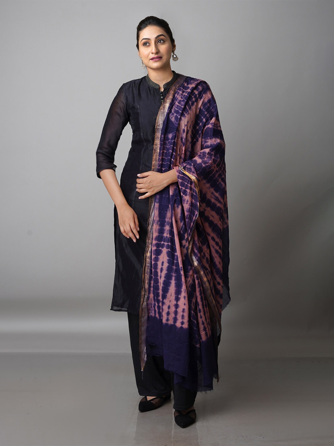 

Unnati Silks Ombre Dyed Pure Cotton Shibori Dupatta, Navy blue