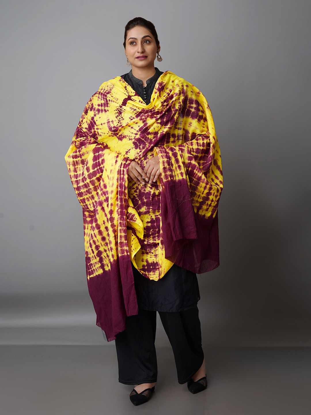 

Unnati Silks Ombre Dyed Pure Cotton Shibori Dupatta, Purple