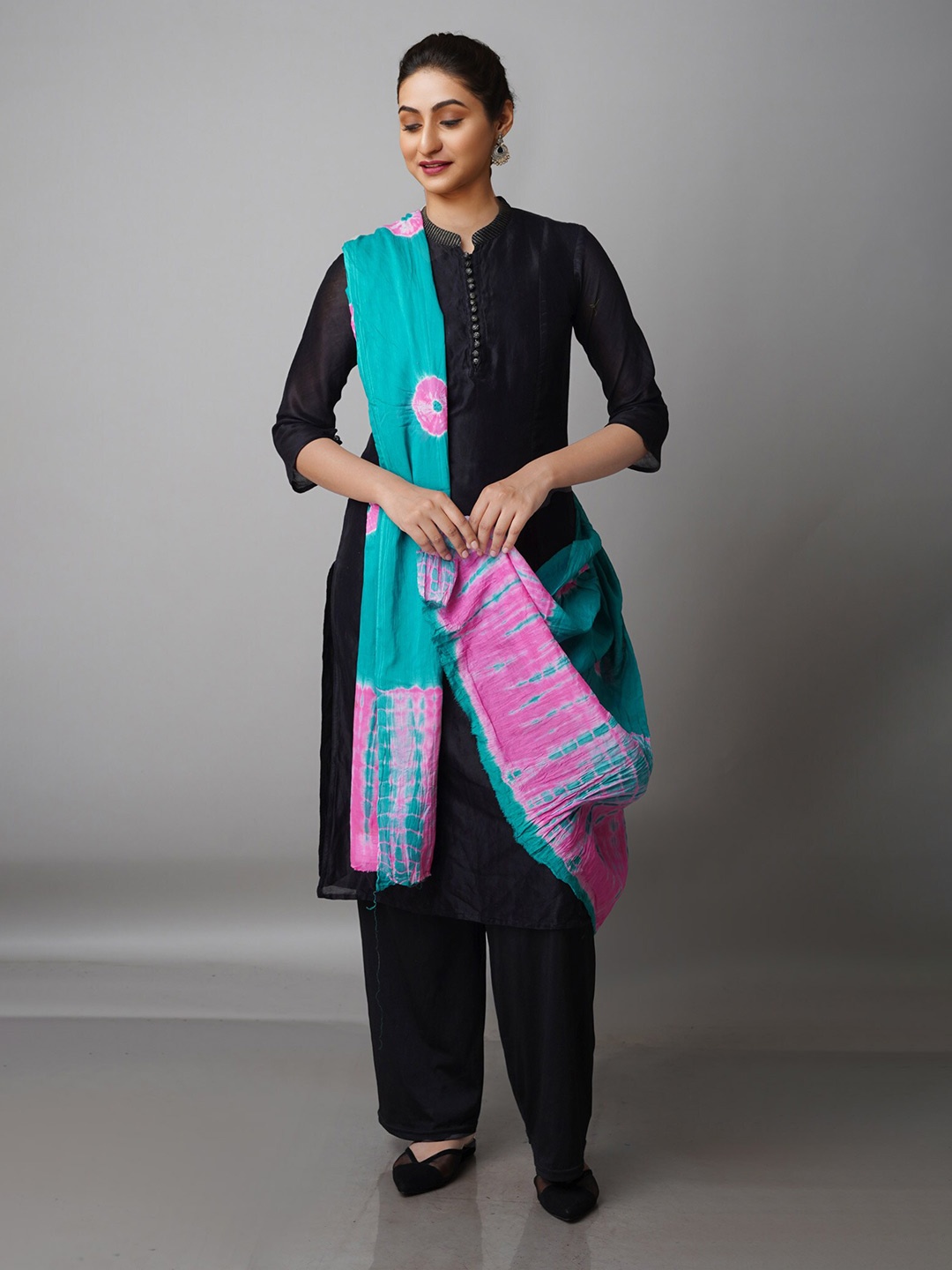 

Unnati Silks Dyed Pure Cotton Shibori Dupatta, Green