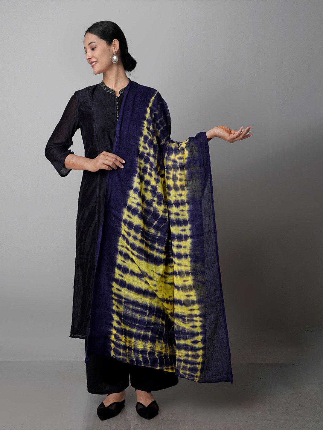 

Unnati Silks Dyed Pure Cotton Shibori Dupatta, Blue