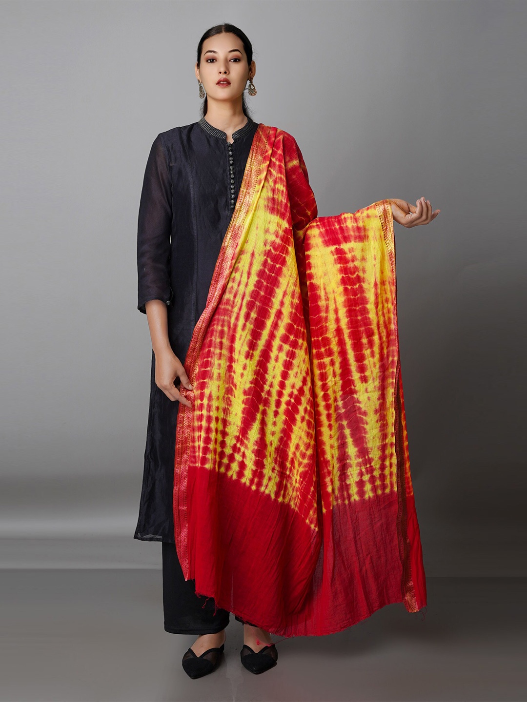 

Unnati Silks Ombre Dyed Pure Cotton Shibori Dupatta, Red