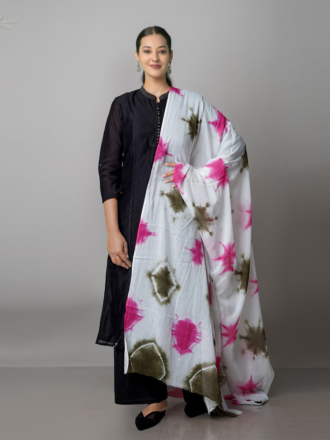 

Unnati Silks Dyed Pure Cotton Shibori Dupatta, White