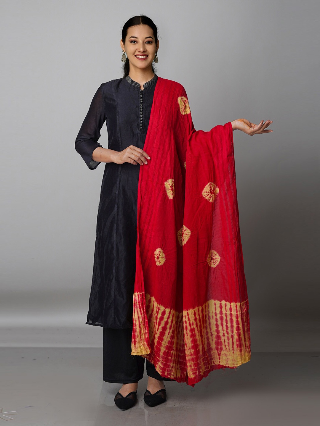 

Unnati Silks Dyed Pure Cotton Shibori Dupatta, Red