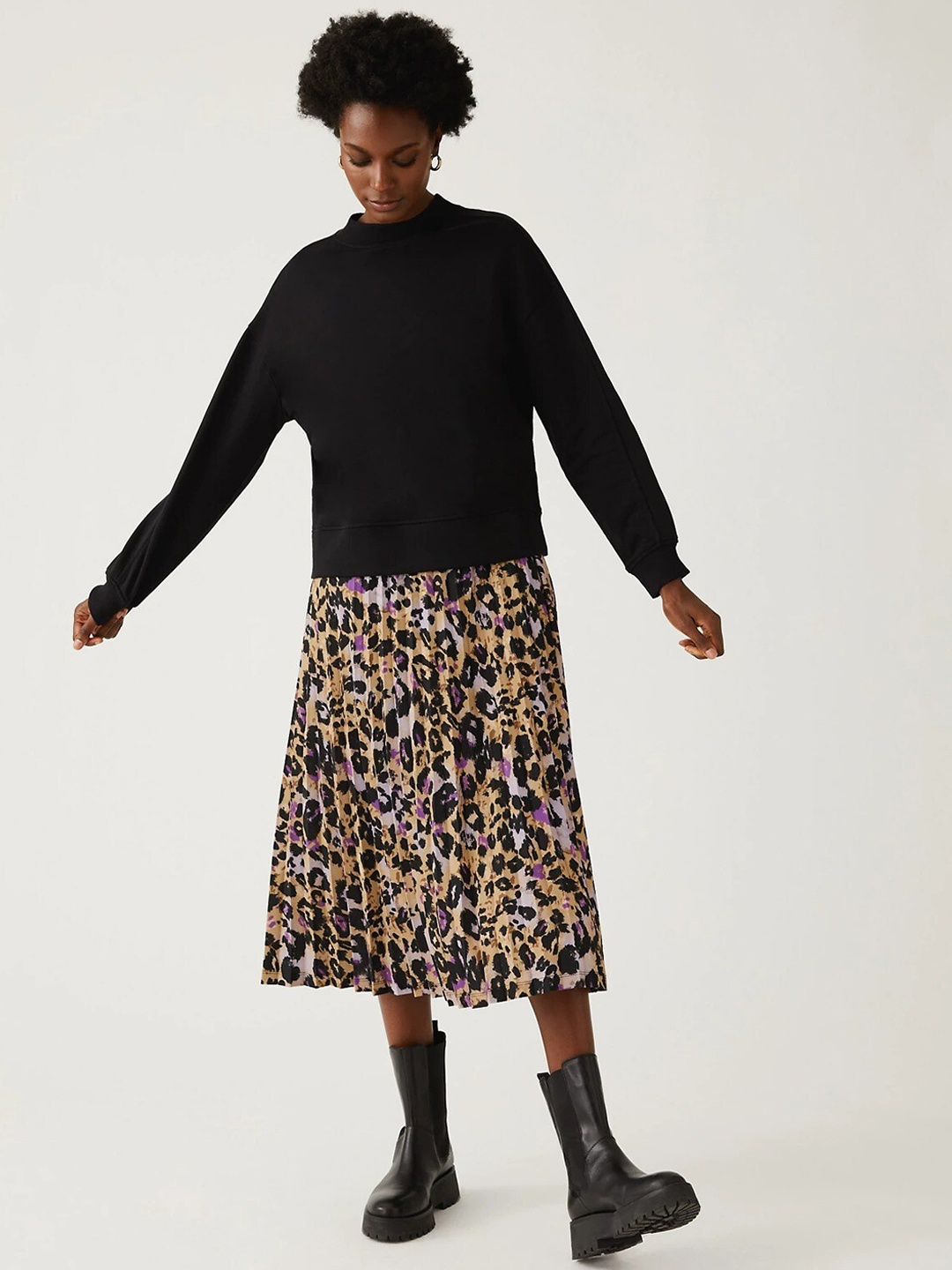 

Marks & Spencer Printed Flared Skirt, Black