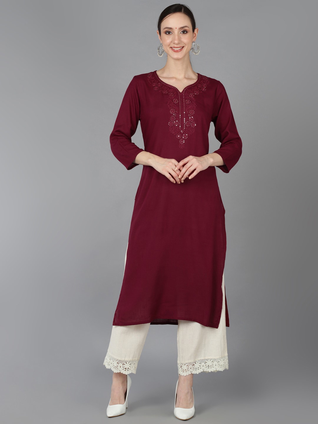 

AHIKA Women Floral Notched Neck Thread Work Kurta, Maroon