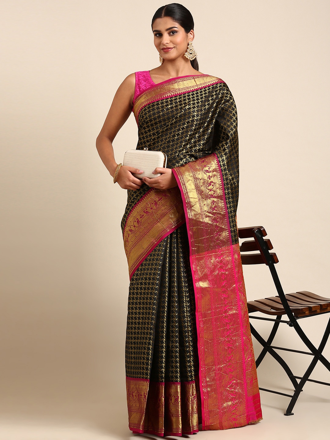 

Royal Rajgharana Saree Ethnic Motifs Zari Pure Silk Banarasi Saree, Black