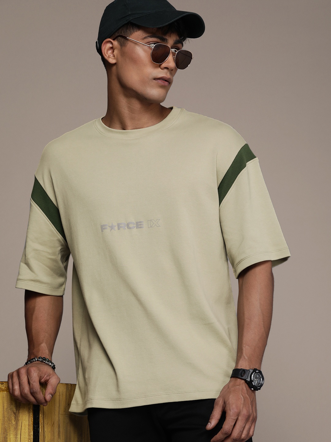 

FORCE IX Men Reflective Brand Logo Printed Oversized Pure Cotton T-shirt, Olive