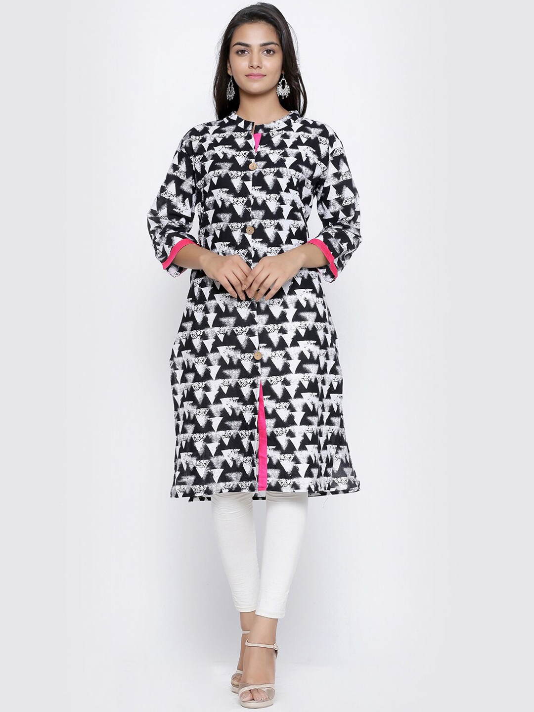 

SOUNDARYA Geometric Embroidered Kurta, Black