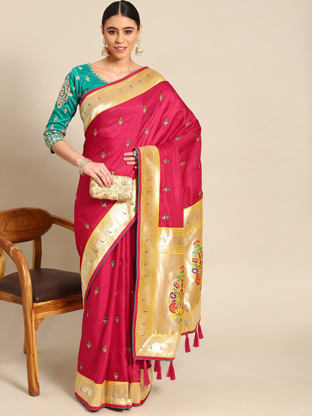 

Ambuja International Floral Zari Pure Silk Banarasi Saree, Pink