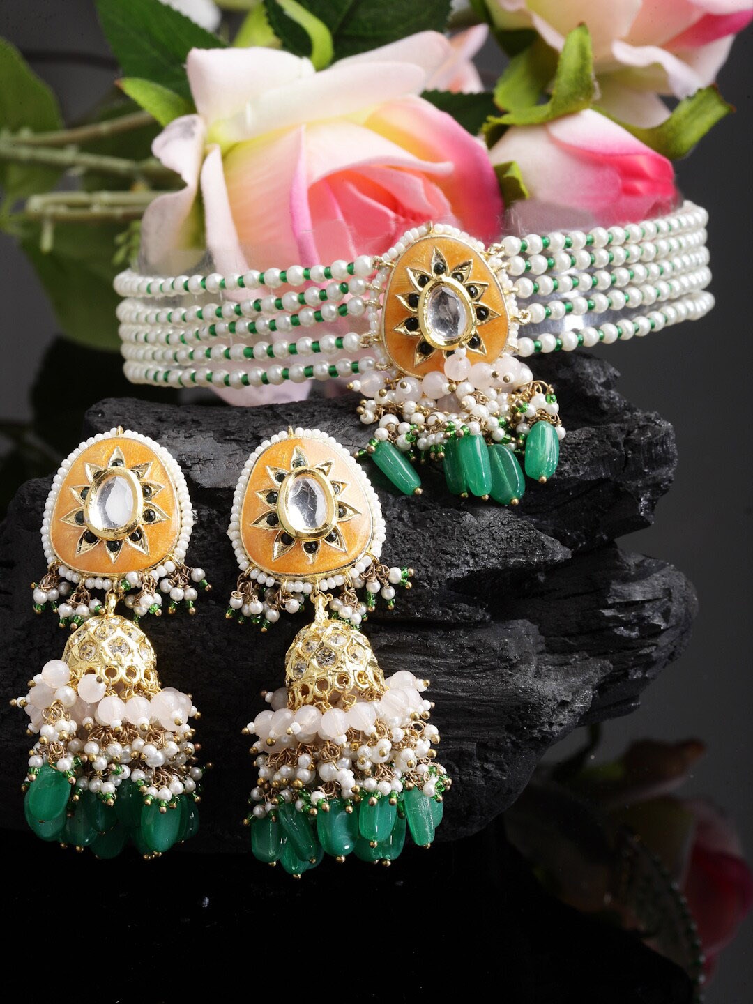 

DUGRISTYLE Gold-Plated Kundan Studded & Beaded Jewellery Set