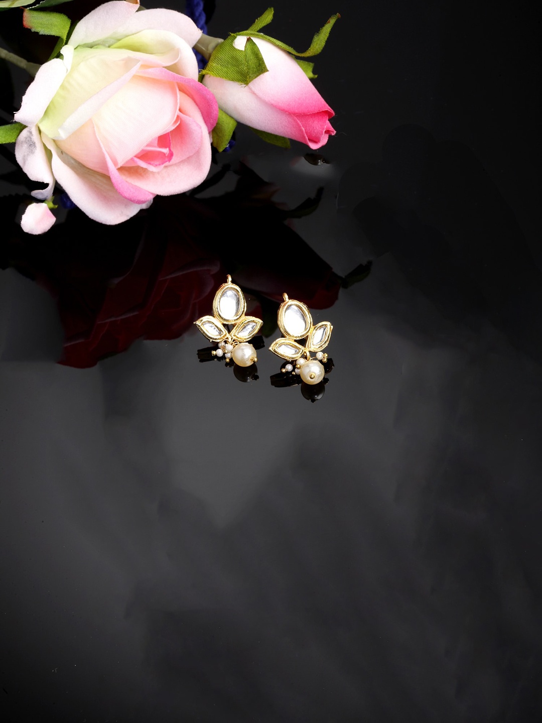 

DUGRISTYLE Gold Plated Classic Studs Earrings