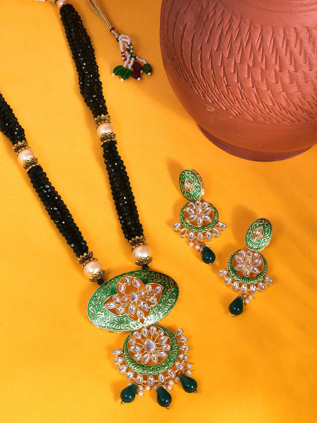 

STEORRA JEWELS Gold-Plated Kundan & Beaded-Studded Enameled Jaipuri Jewellery Set, Green