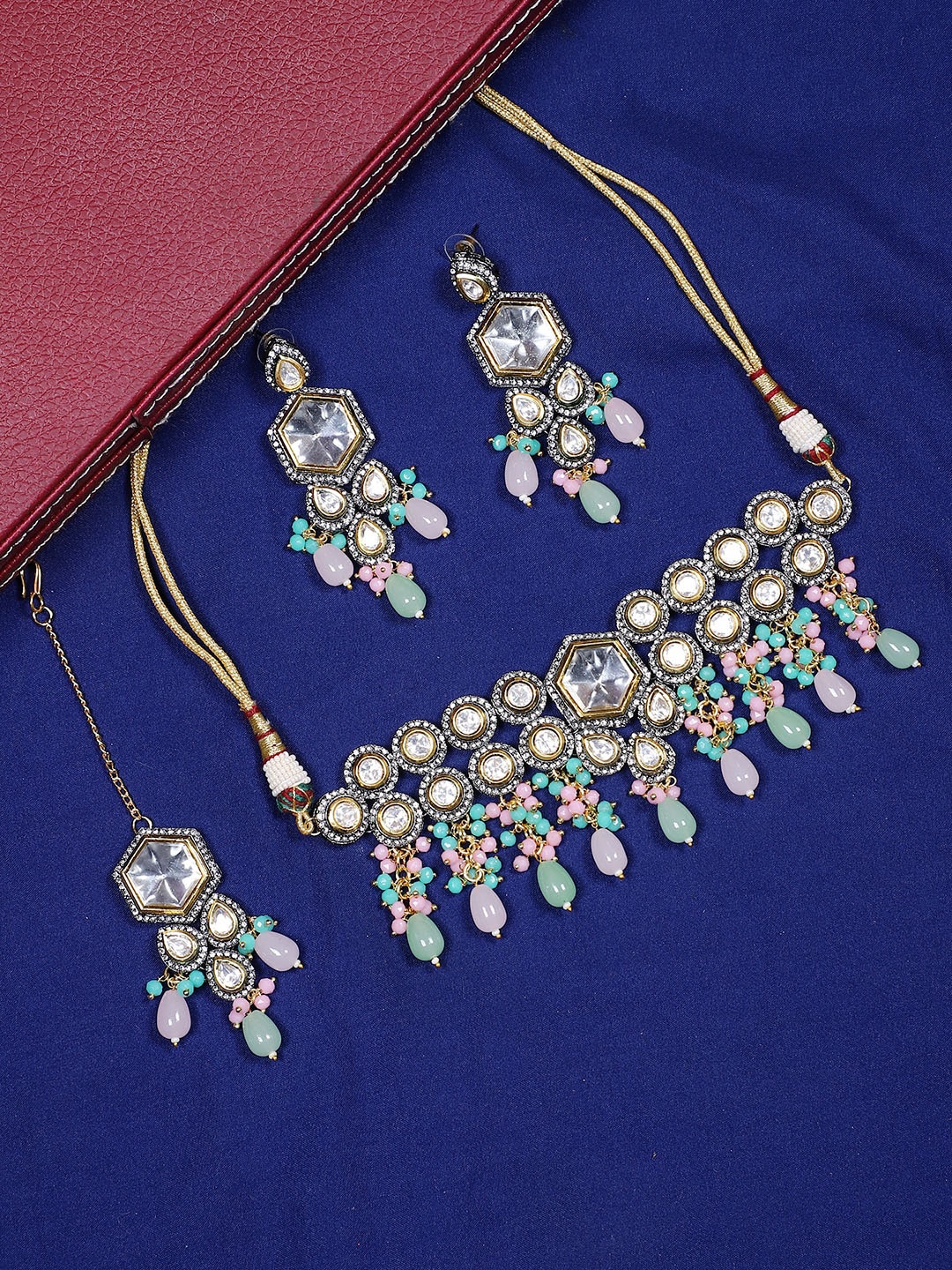 

STEORRA JEWELS Gold-Plated Stone Studded & Beaded Jewellery Set