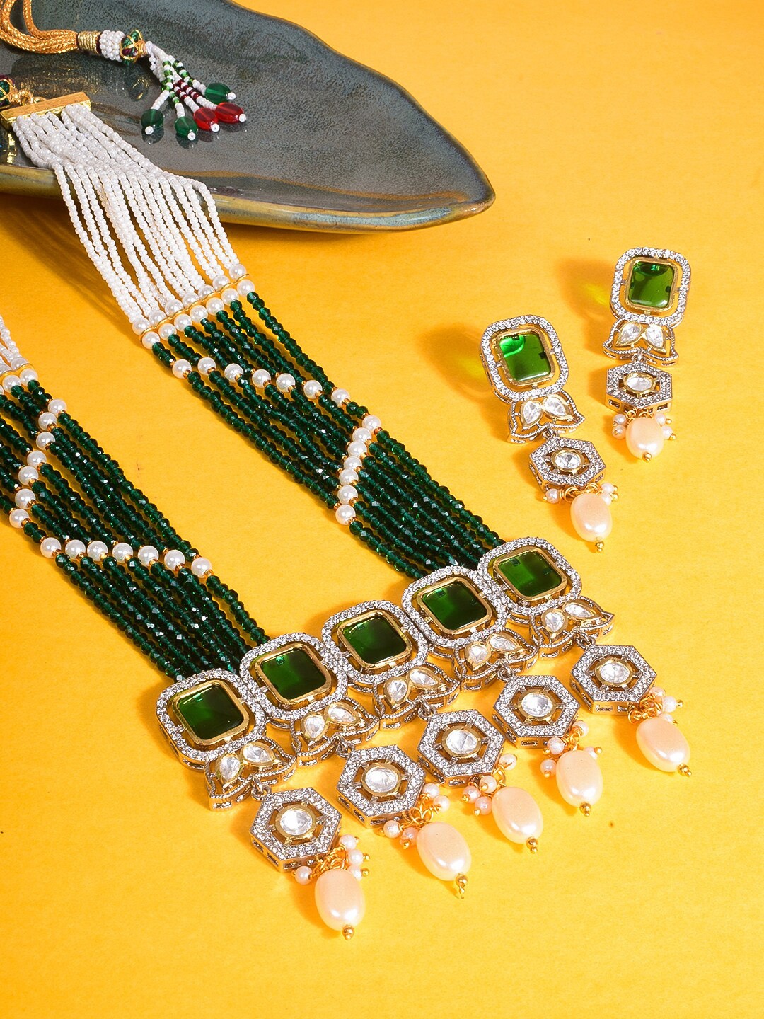 

STEORRA JEWELS Gold-Plated Stone-Studded & Beaded Jewellery Set